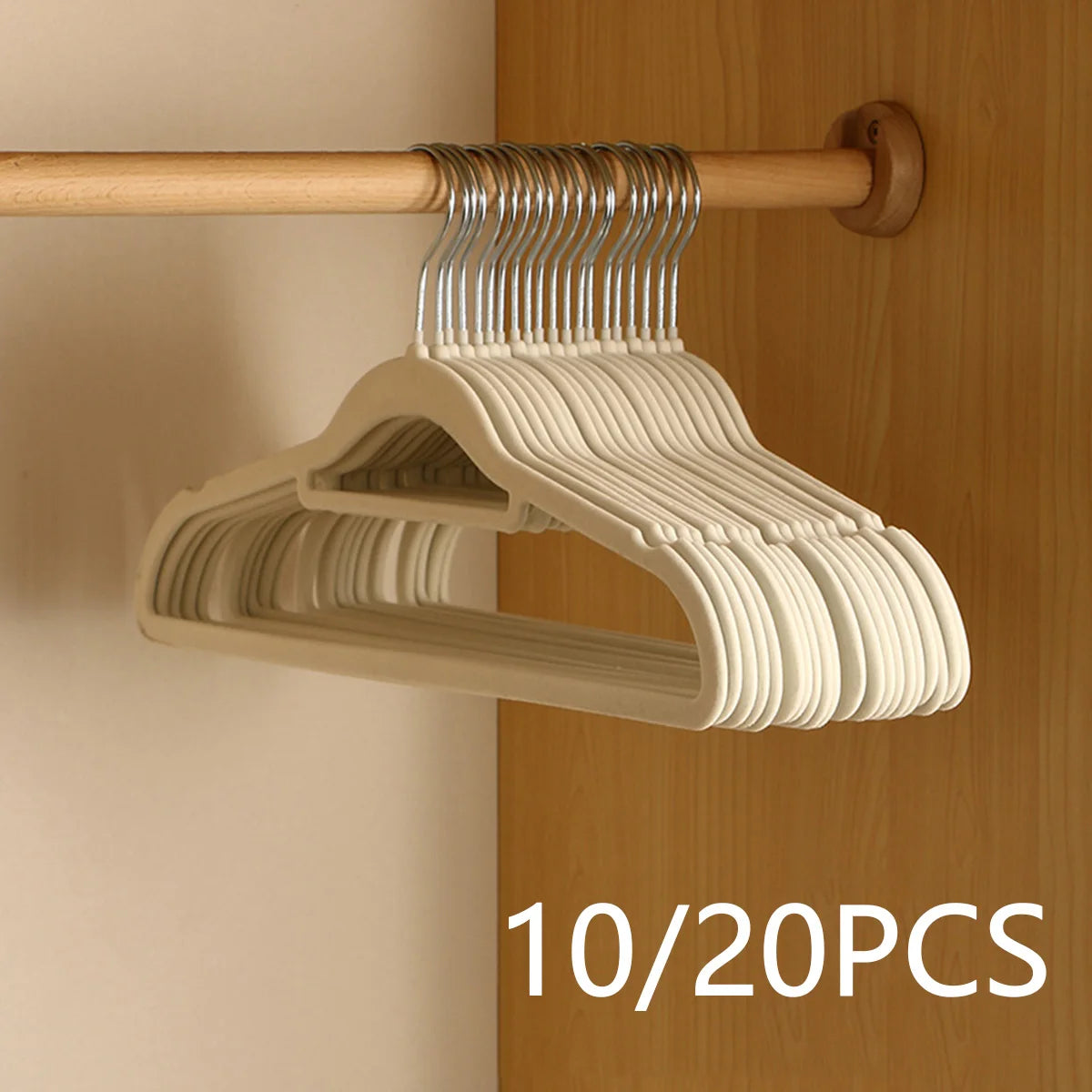 👔 Organise Your Wardrobe with Elegance – 10/20 Premium Velvet Hangers